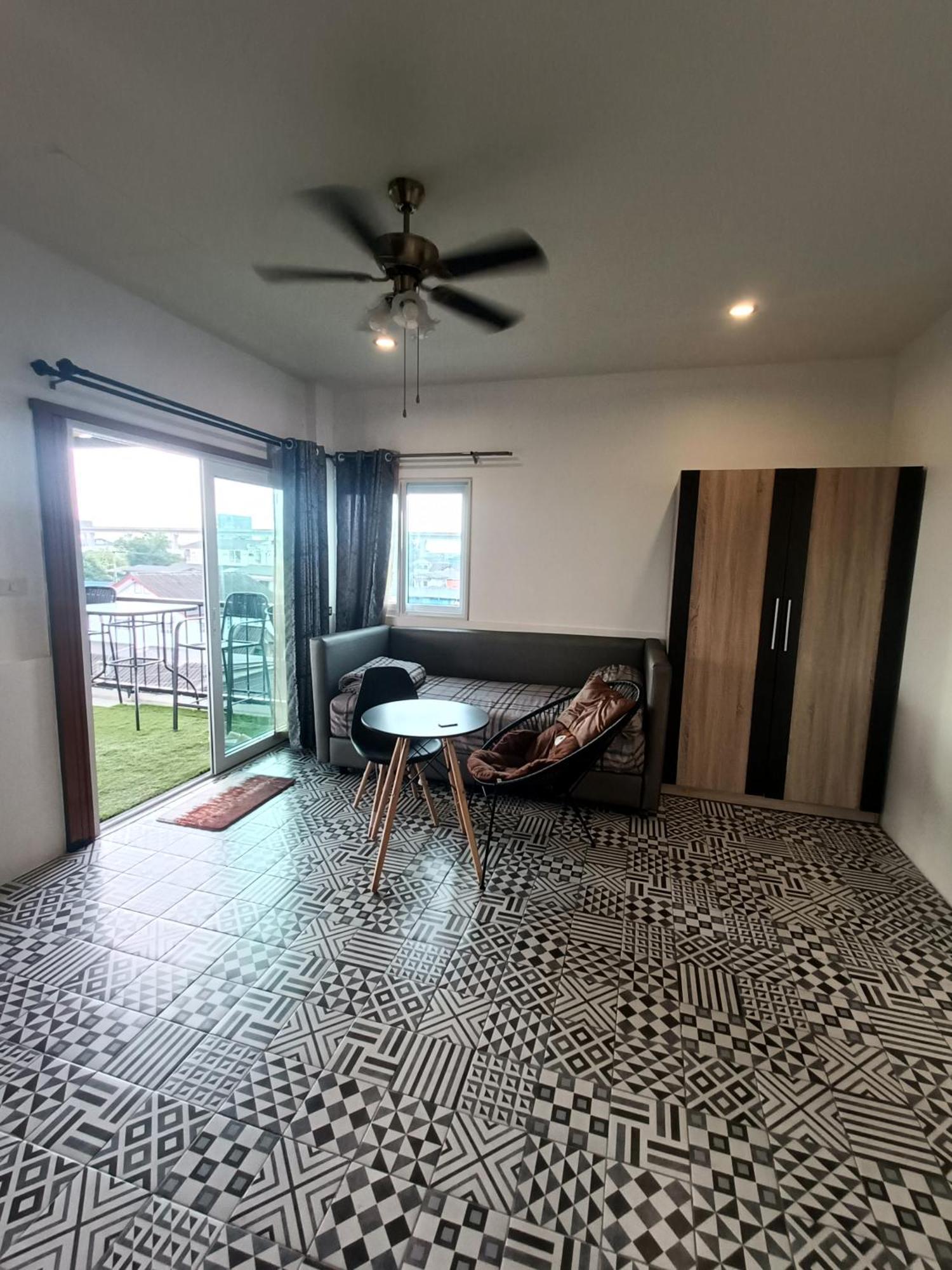 Merit Courtyard Suvarnaphumi House Банкок Екстериор снимка