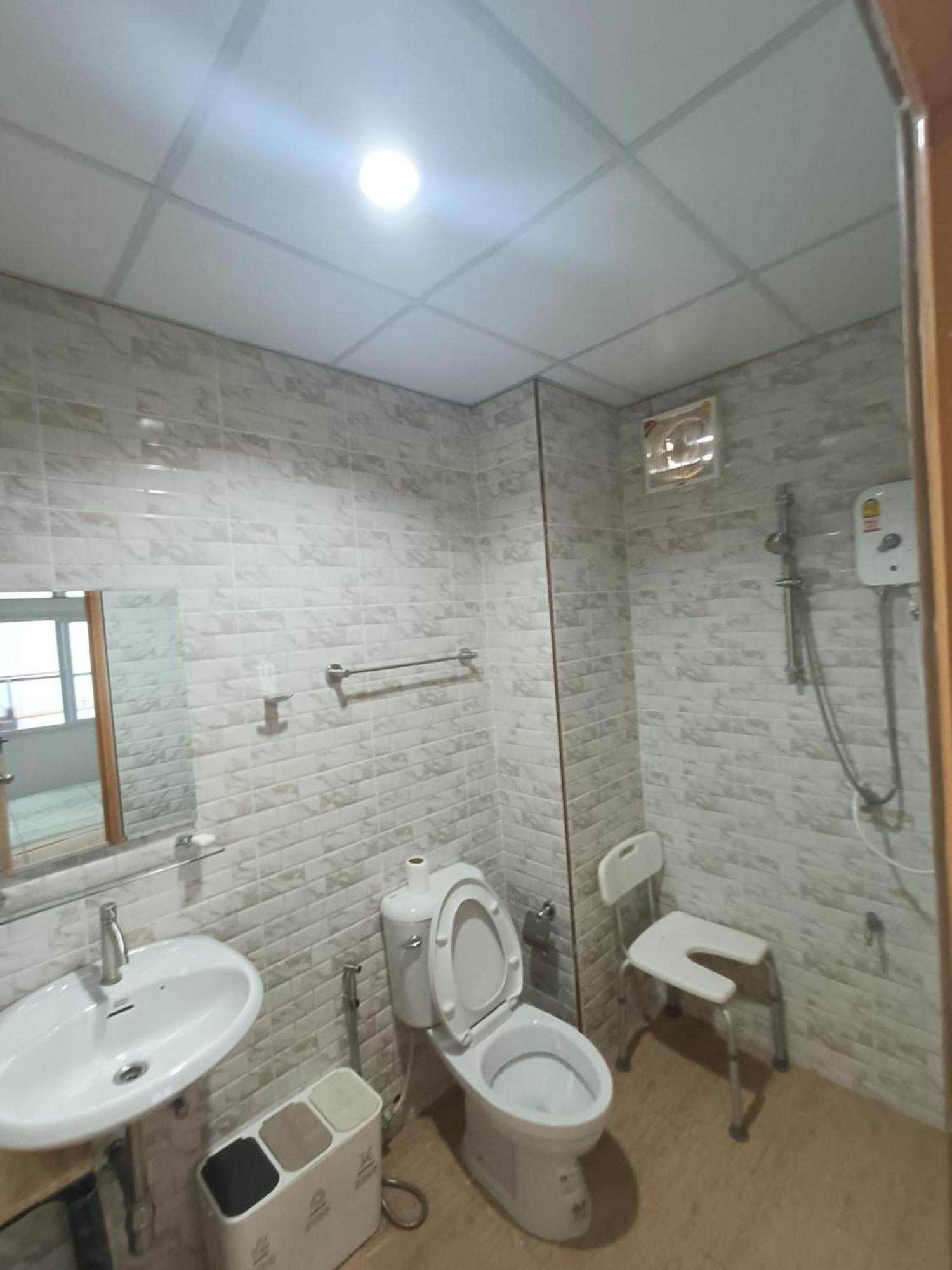 Merit Courtyard Suvarnaphumi House Банкок Екстериор снимка