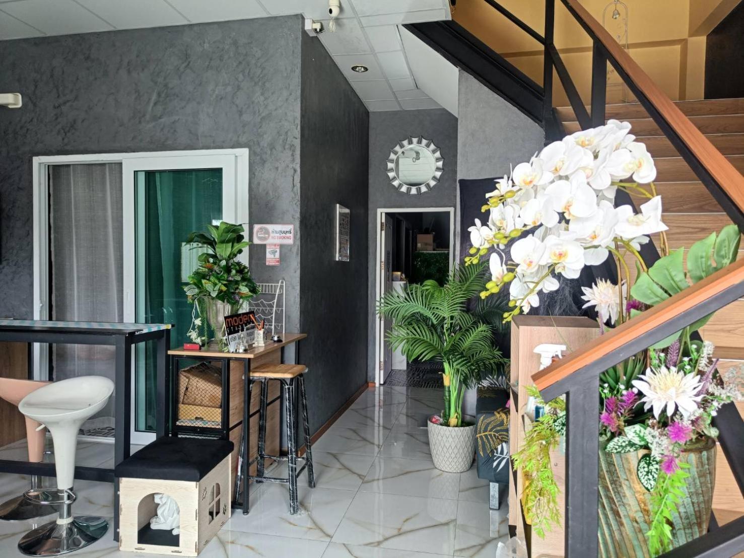 Merit Courtyard Suvarnaphumi House Банкок Екстериор снимка